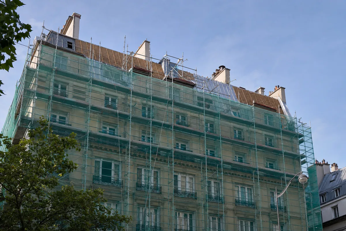Travaux toiture copropriété : qui paie quoi exactement